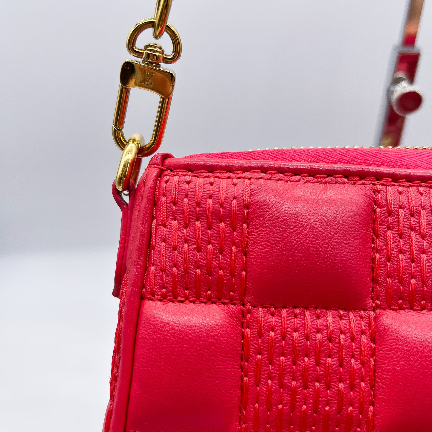 LOUIS VUITTON M59049レザーポシェット トロカ ピンク #21