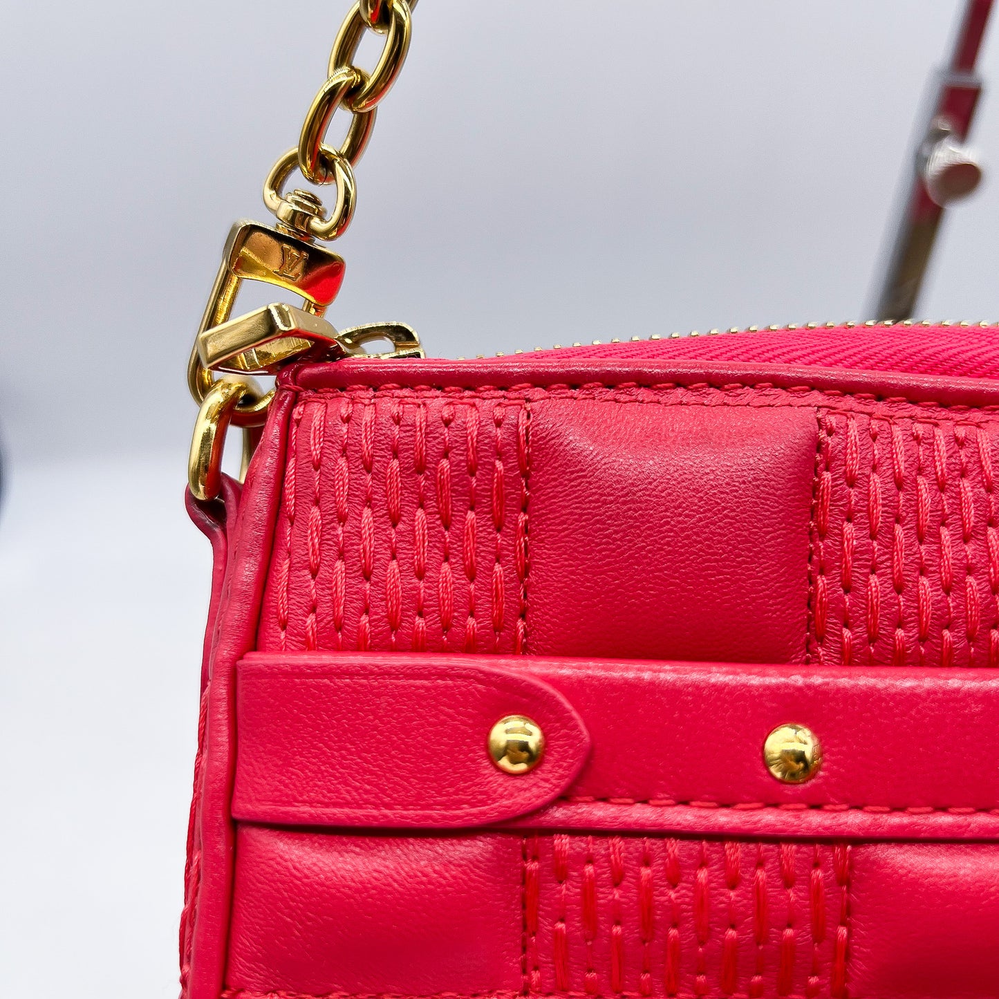 LOUIS VUITTON M59049レザーポシェット トロカ ピンク #21