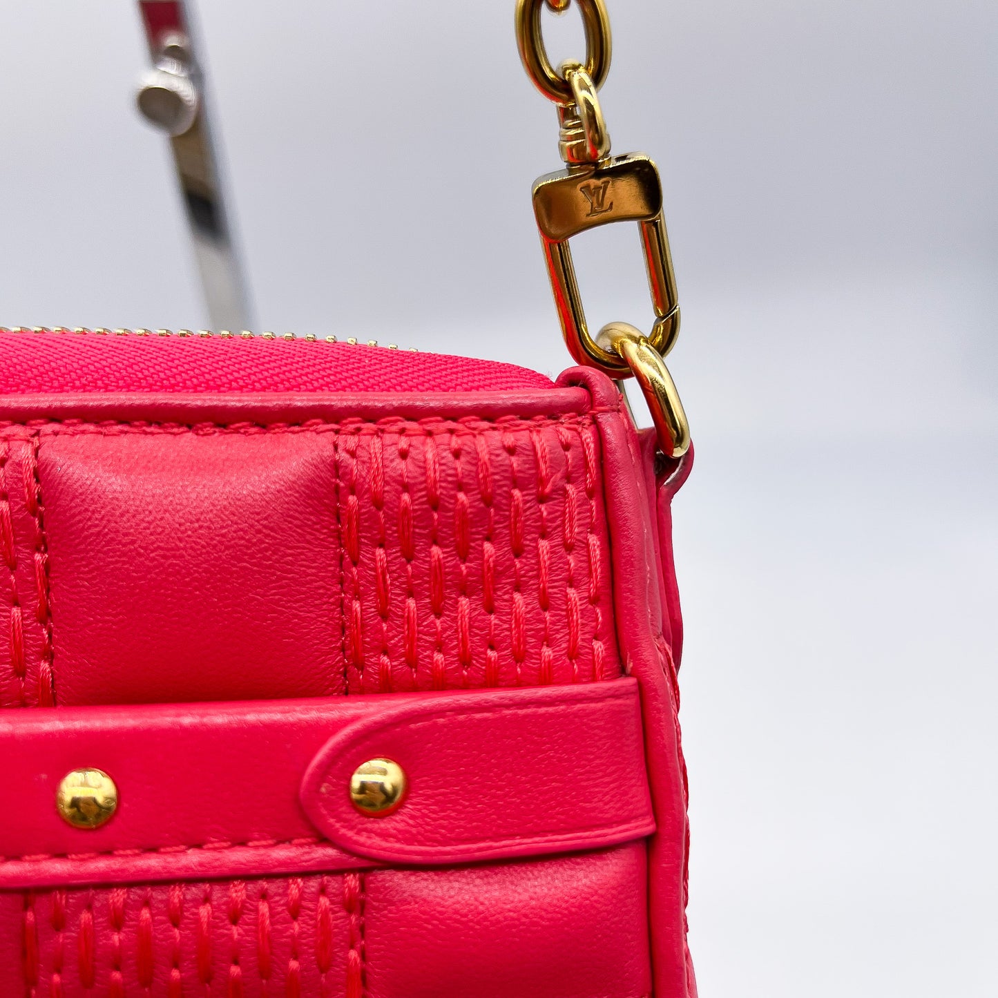 LOUIS VUITTON M59049レザーポシェット トロカ ピンク #21