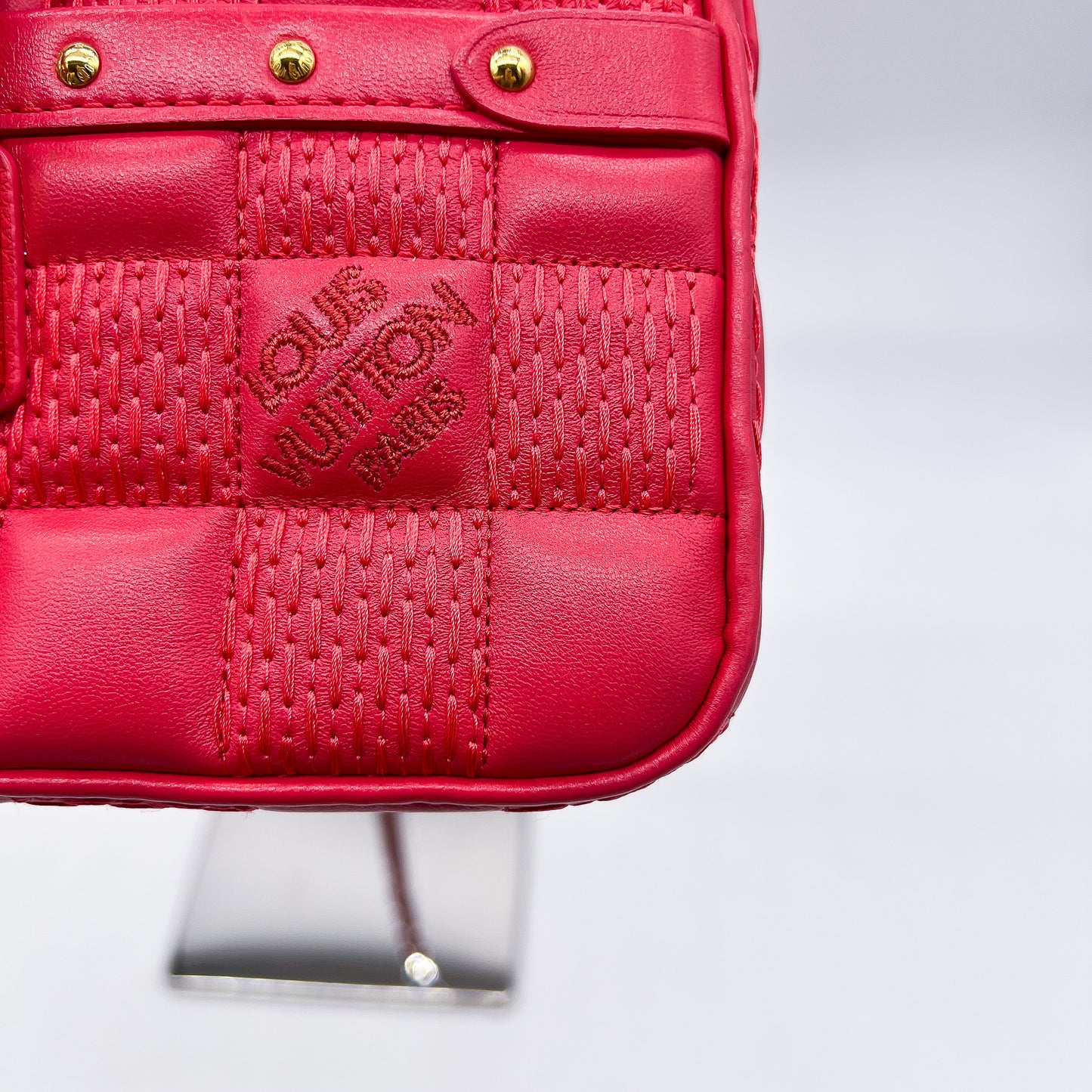 LOUIS VUITTON M59049レザーポシェット トロカ ピンク #21