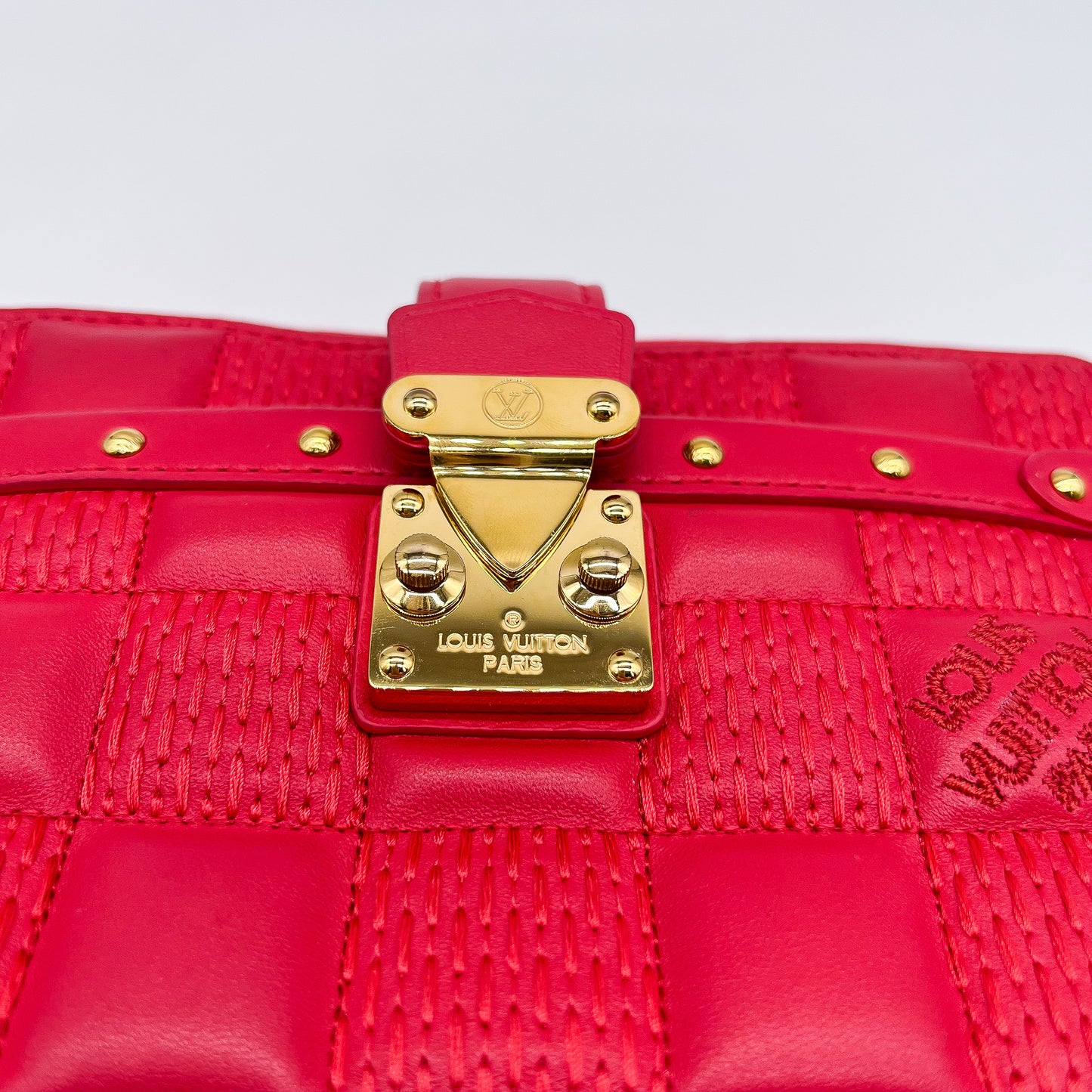 LOUIS VUITTON M59049レザーポシェット トロカ ピンク #21